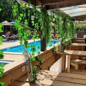 Camping Le Carpenty Vakantiepark